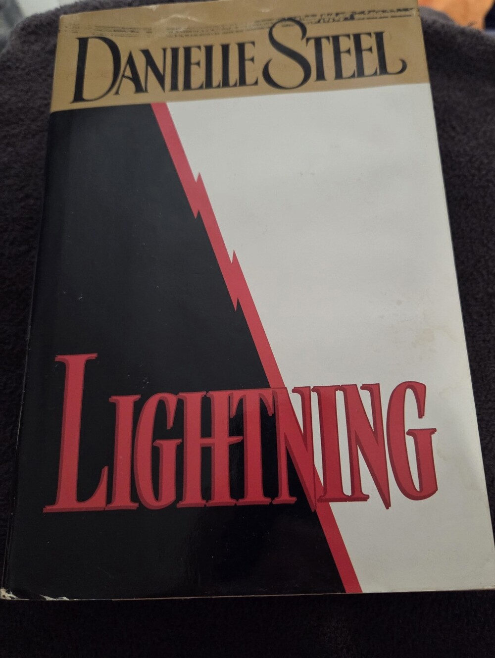 Danielle Steel "Lightning" Hardcover Book - Black, White, Red
